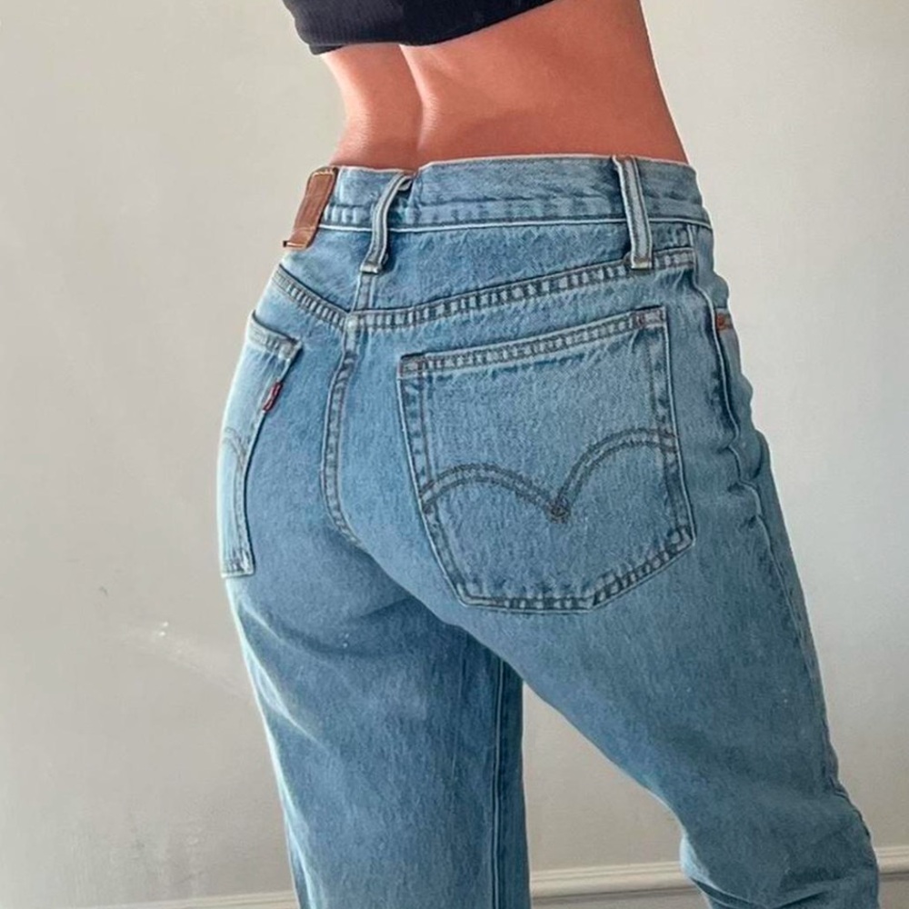 Levi’s wedgie Jean size 26